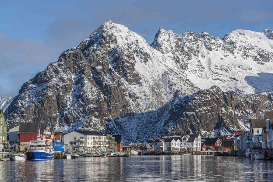 Noruega - islas Lofoten 058 - Henningsvaer.jpg